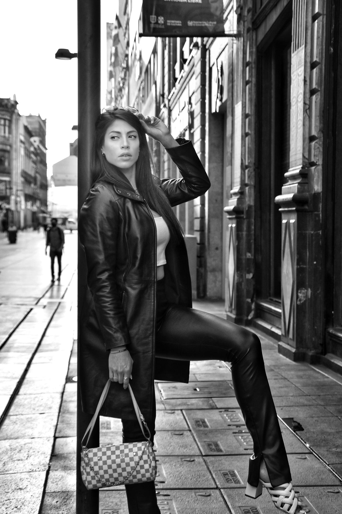Sanoite - bolso editorial blanco y negro